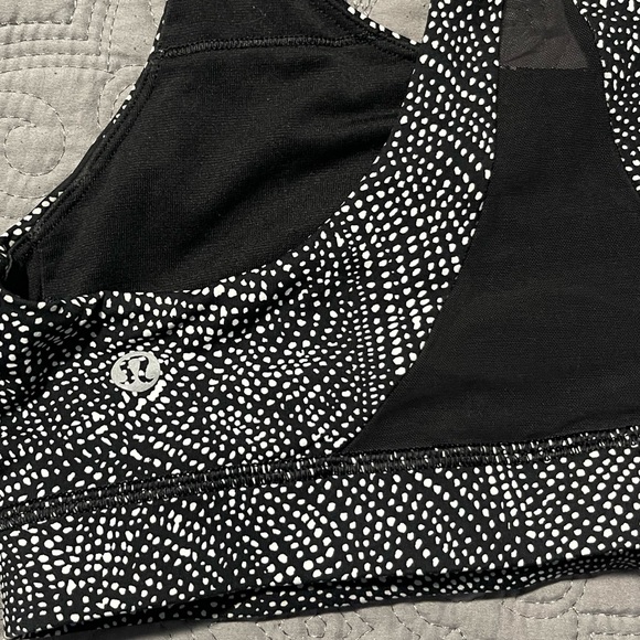 Lululemon sports bra - Picture 3 of 3